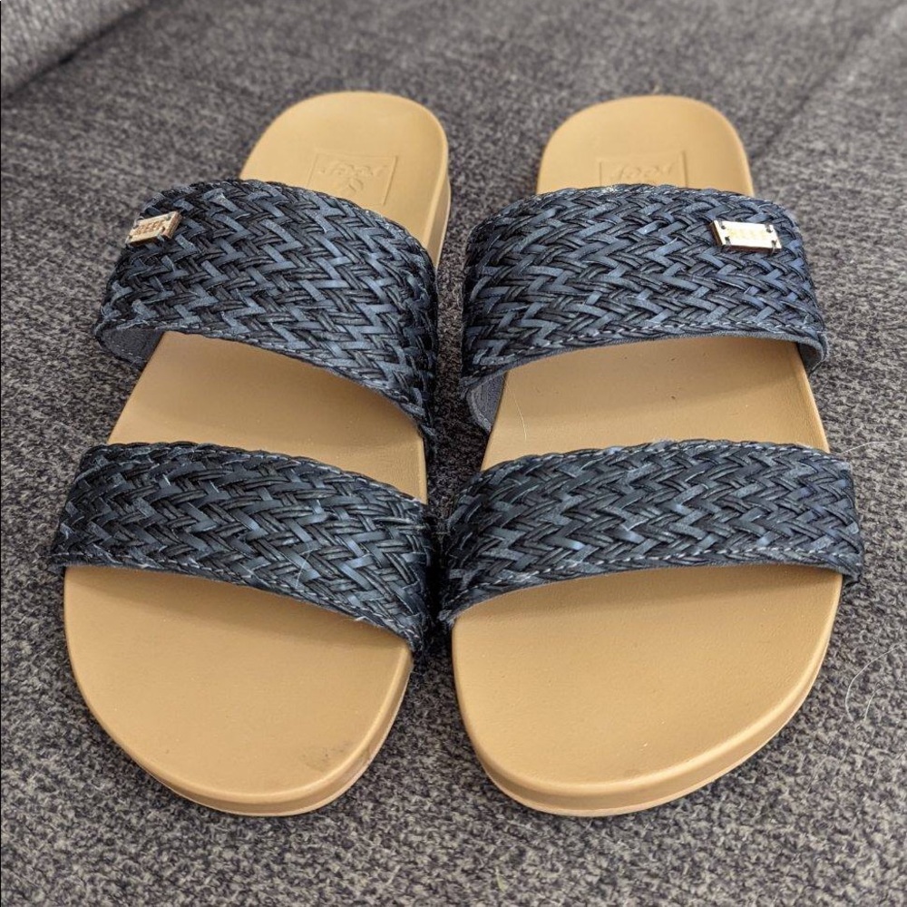 Women’s Reef braid sandals size 8